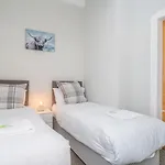 Newly Decorated Spacious 2Bed Flat In Chic Area